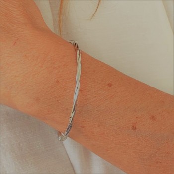 Bracelet MAEVA or blanc 750 /°° jonc torsadé largeur 3 mm